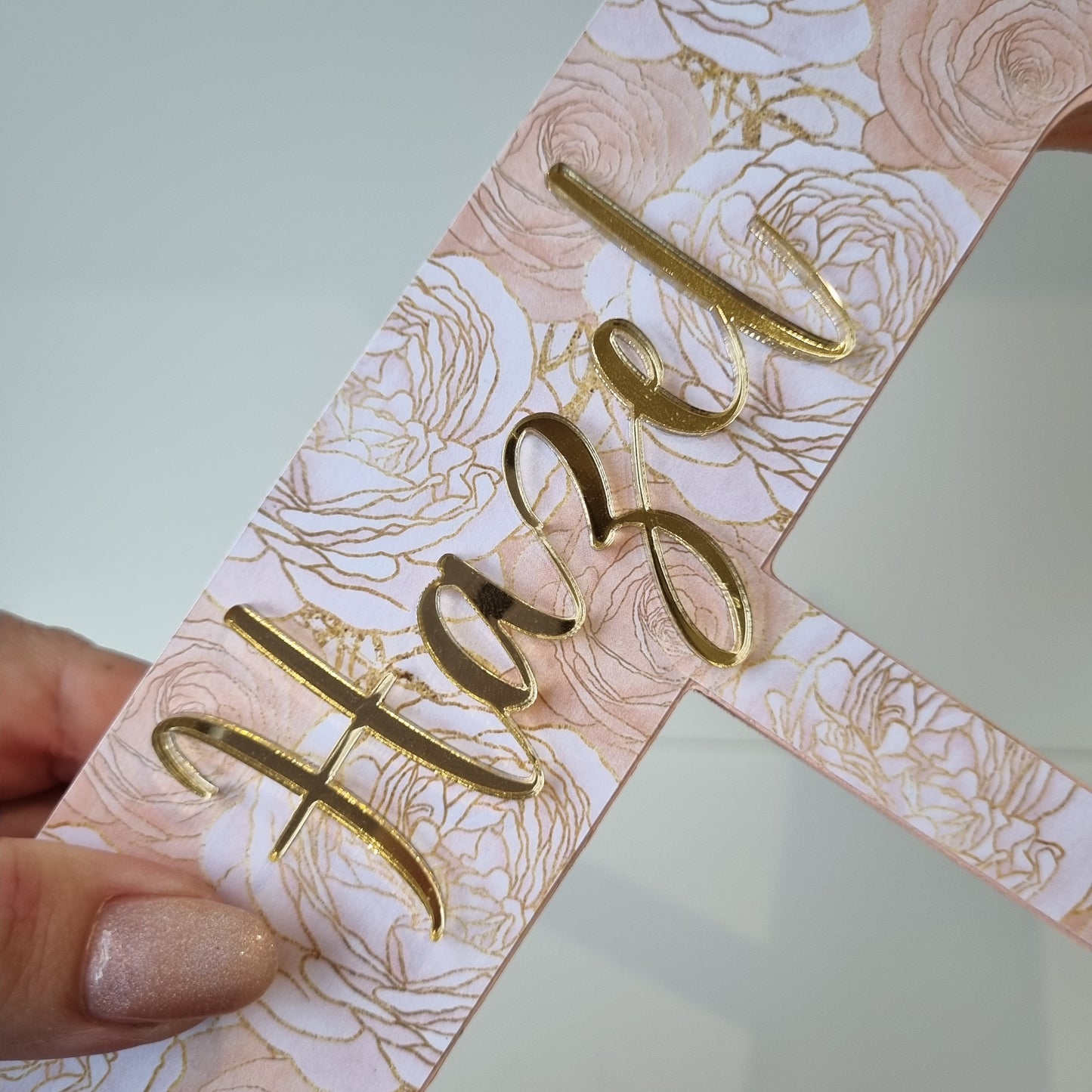 20cm FREESTANDING LETTER - SHIMMER ROSES