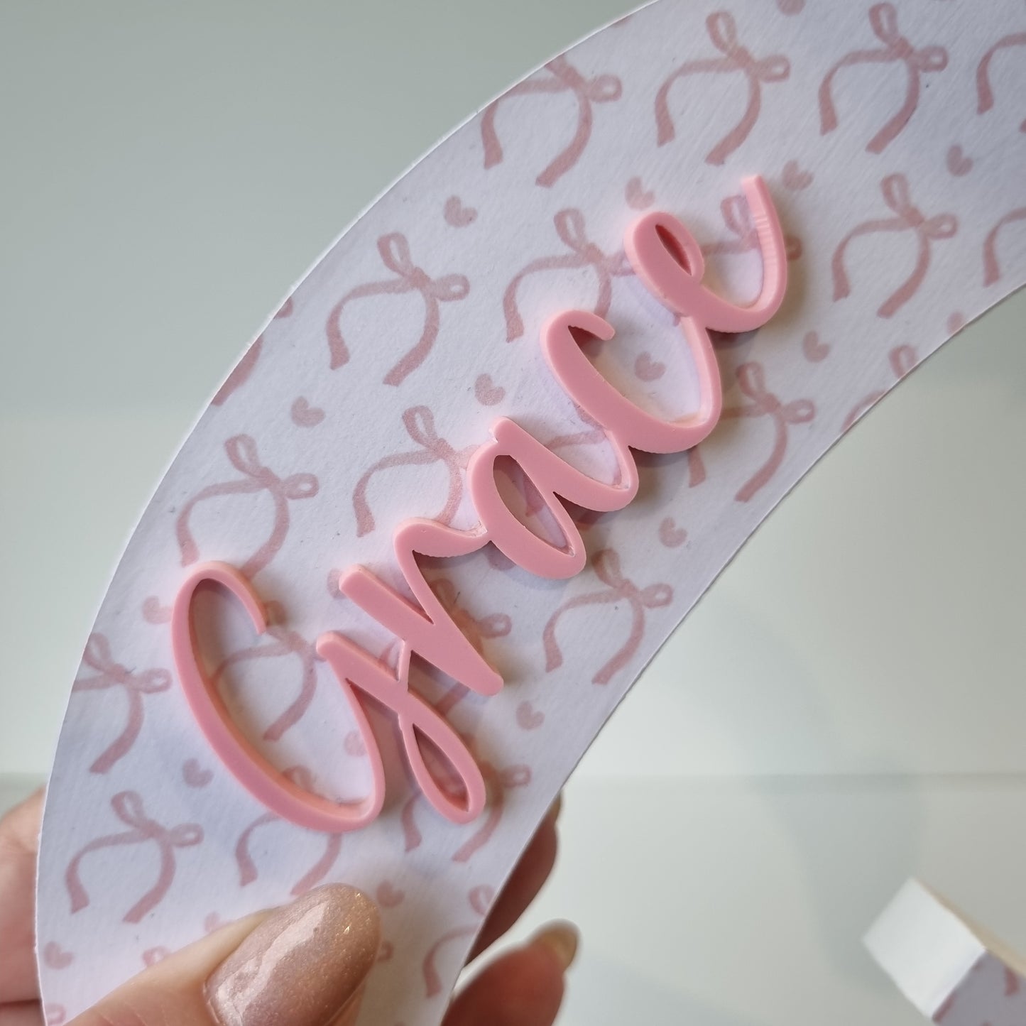20cm FREESTANDING LETTER - SO BOWTIFUL